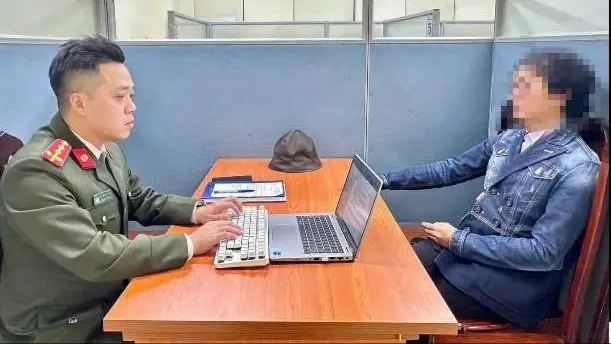 Xử phạt người dùng AI tạo video trăn khổng lồ bơi trên hồ Hoàn Kiếm 